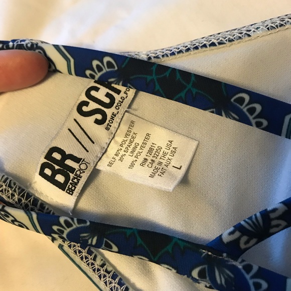 Beach Riot Large - Picture 2 of 3